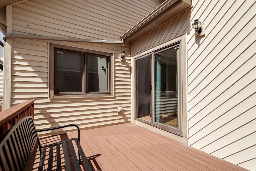 Eclectic Stylish And Cozy Milwaukee Unit Villa Exterior photo